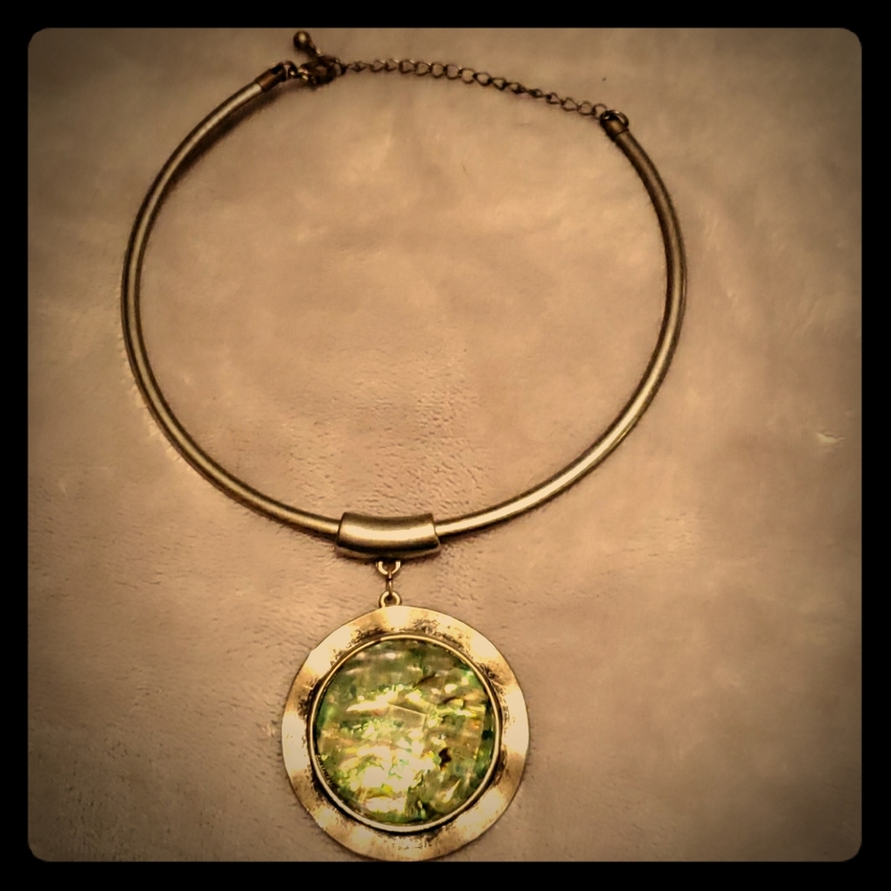 Choker necklace